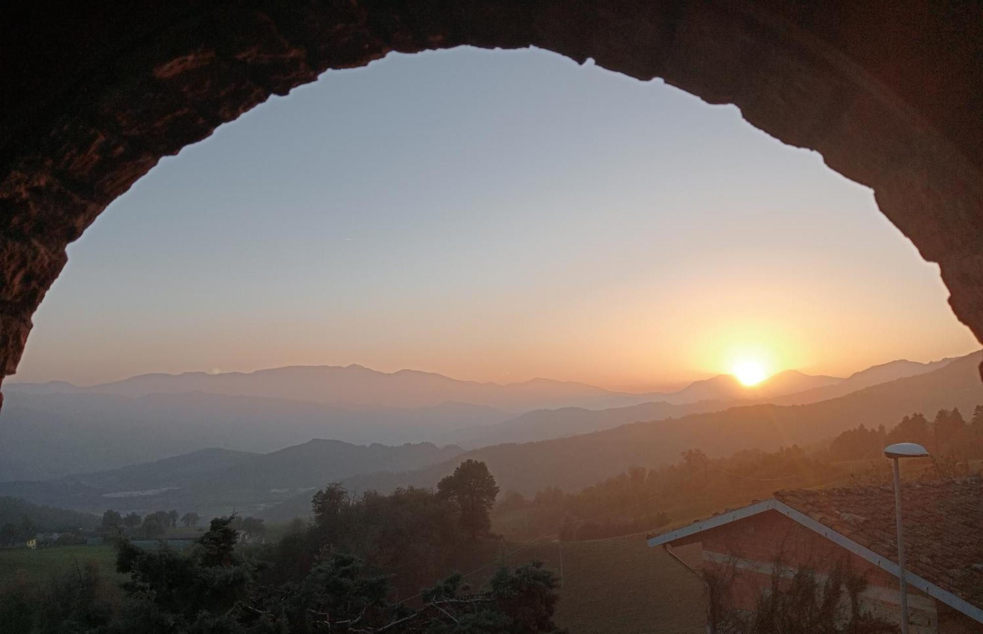 Casale Monte Valestra Bed & Breakfast Bebbio Room photo